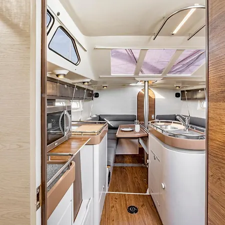 船屋 Relaxing On A 38ft Sail Yacht 阿雷西费